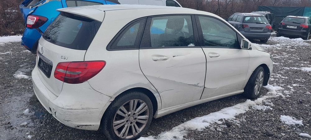 Mercedes-Benz B 180 B180CDI, Мерцедес Б180 на части!
Януари 2014