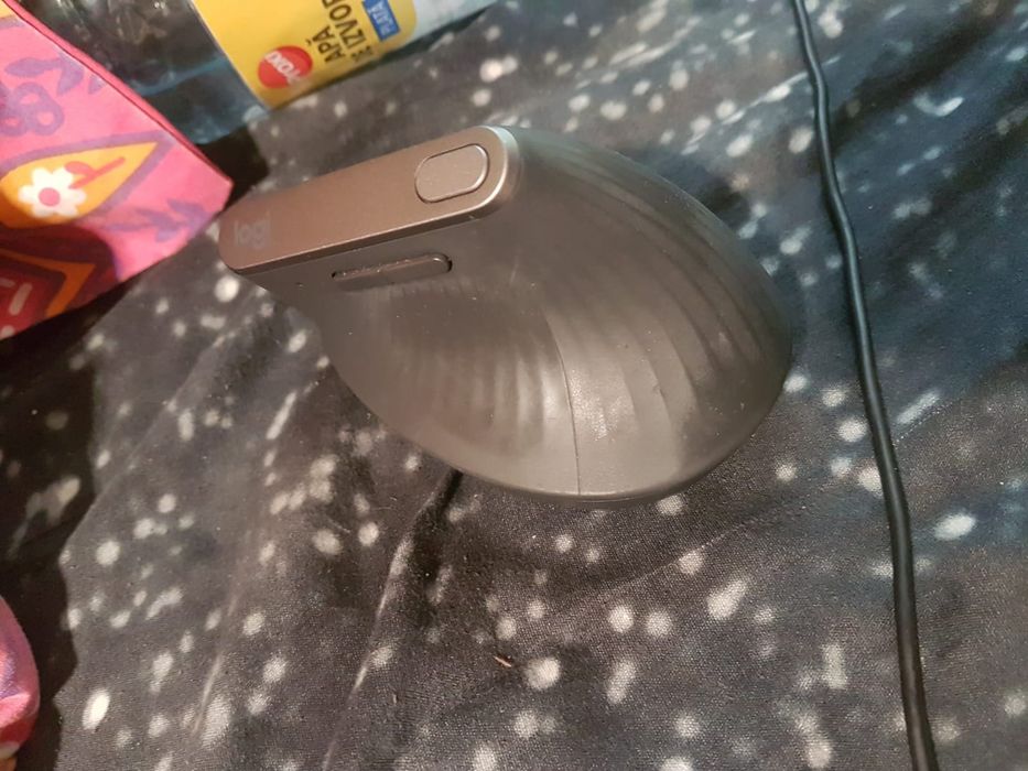 Logitech MX Vertical Wireless – Mouse ergonomic Logitech, Bluetooth/USB