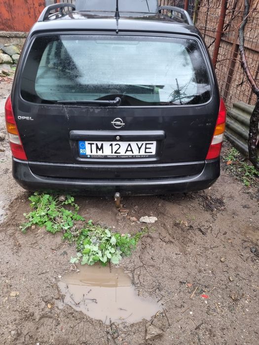Vand Opel Astra Caravan pentru rabla.