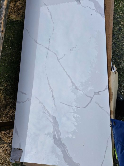 Фаянсови плочки бели с сиви сенки