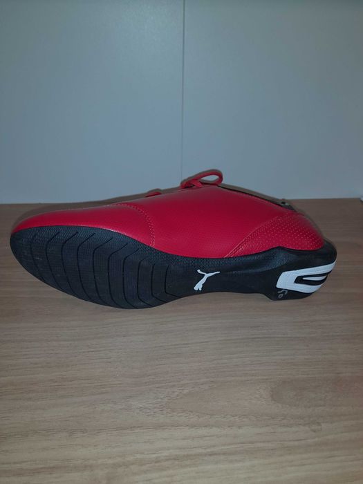 Adidasi puma Ferrari