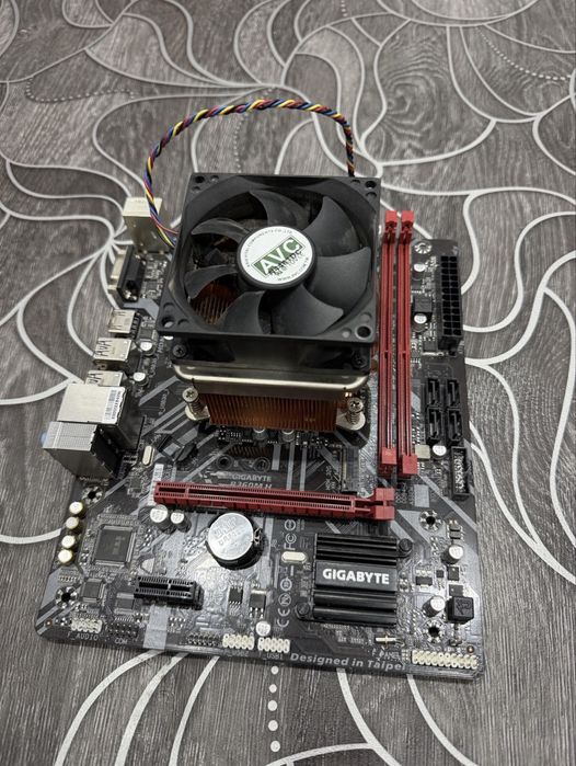 Продам материнскую плату b360+ процессор i3-8100 с охлаждением