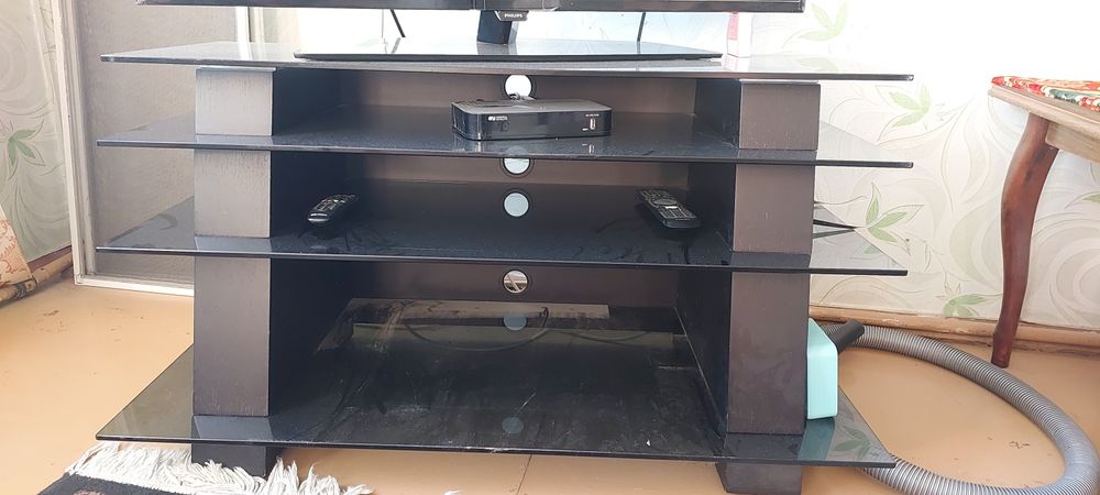 Продам стеклянную тумбу