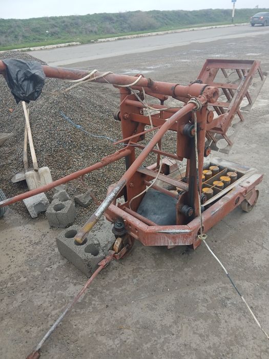 Шлака блок станоклари сотилади ишлаб турган жоеида размири 38/18