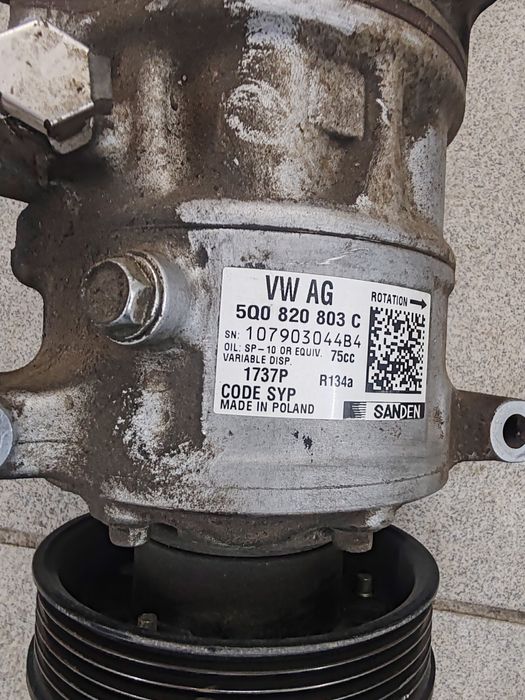 Компрессор кондиционера VAG