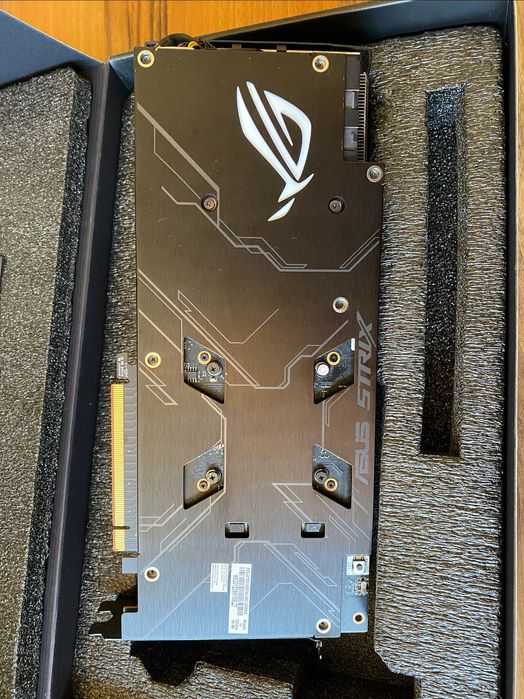 ASUS 5700 ROG Strix