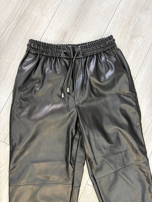 Кожен черен панталон