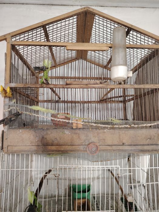 Продам клетки 2 шт