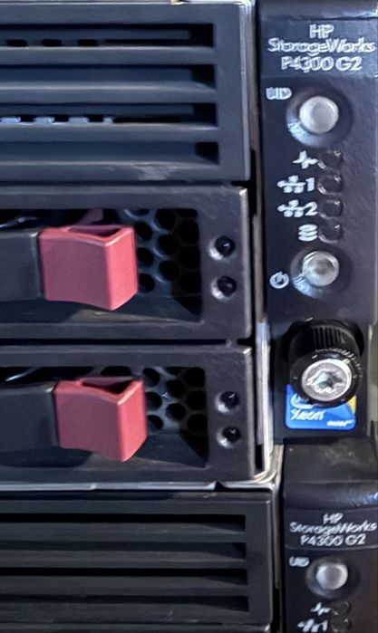 Продаётся HP StorageWorks P4300 G2