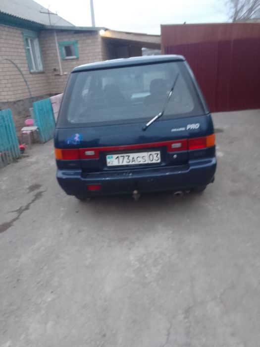 Продам Nissan prairia m11