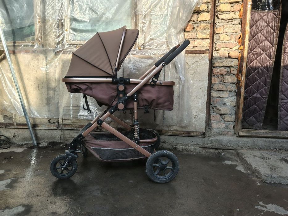 Коляска в хорошем состоянии