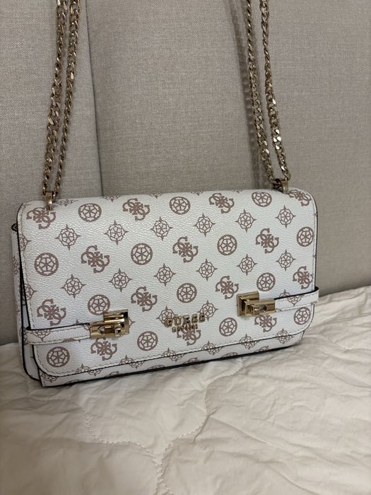 Дамска чанта Guess