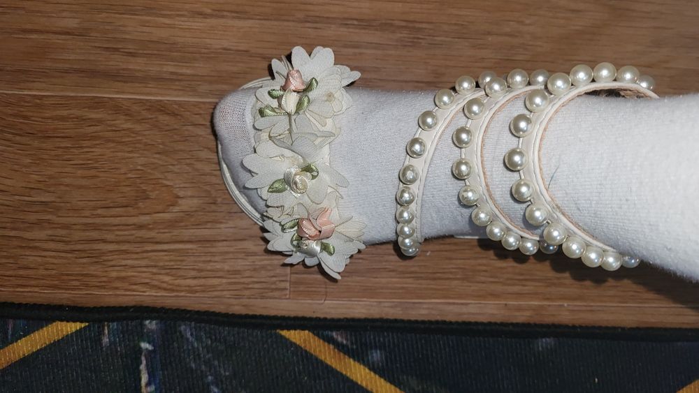 Продам детские сандали