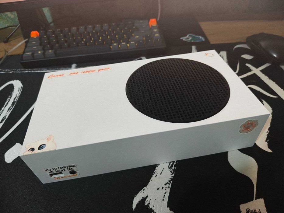 Xbox Series S + 2 геймпада + аккумуляторы Type-C
