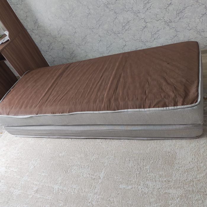 Продам матрас собирается. Размер 150*200
