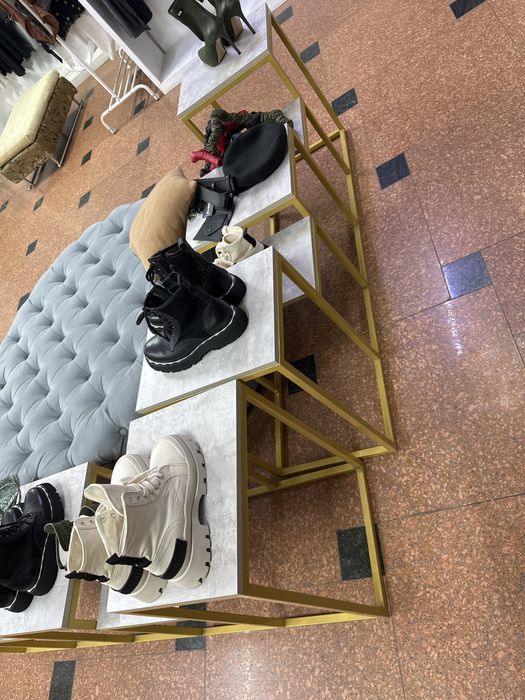 Рейлы , столы , пуфы , маникены, ресепшен для обувьи