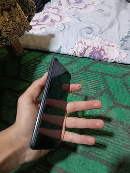 Redmi 6 telefoni 32 tali srochna sotiladi