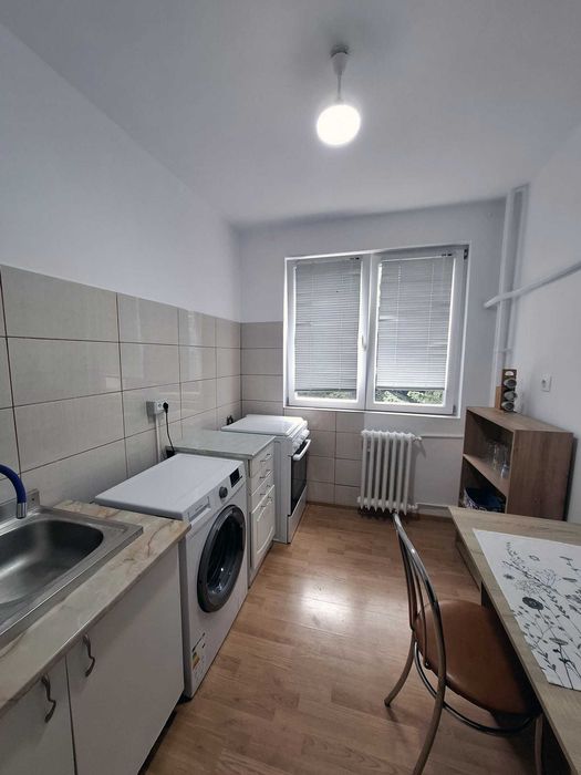 Inchiriez apartament mobilat de 2 camere