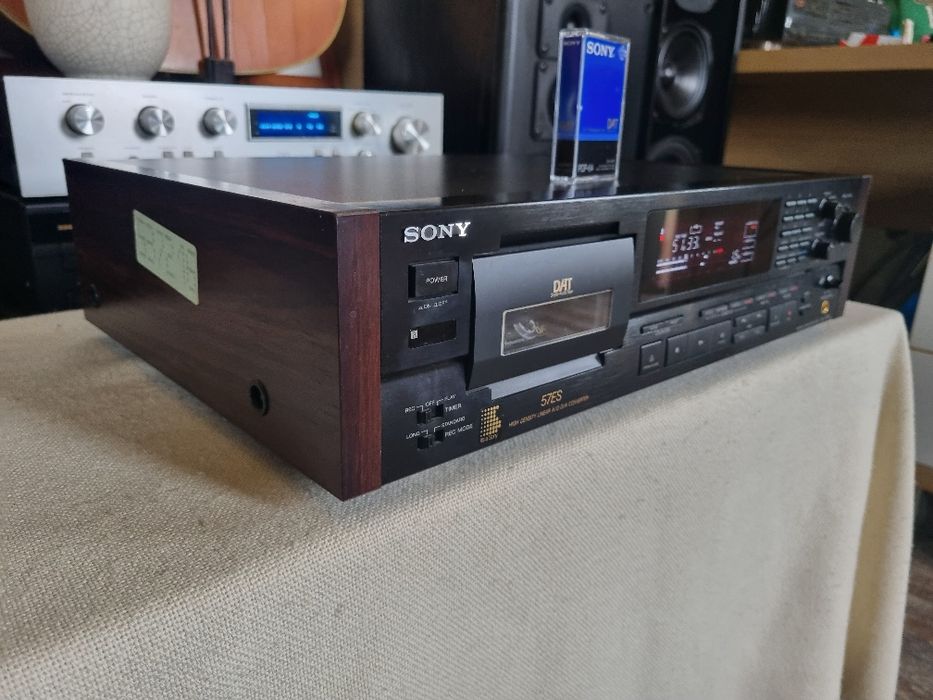 Sony DAT DTC-57 ES. Perfect functional. Impecabil.