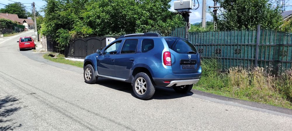 Dacia Duster Anu 2011 Euro 5 Motor 1,6 Benzină Clasic 105 Cai Distribuție Pe Curea Climă Jante Merge Și Arata Foarte Foarte Bine Stare Foarte ESTE 4X2