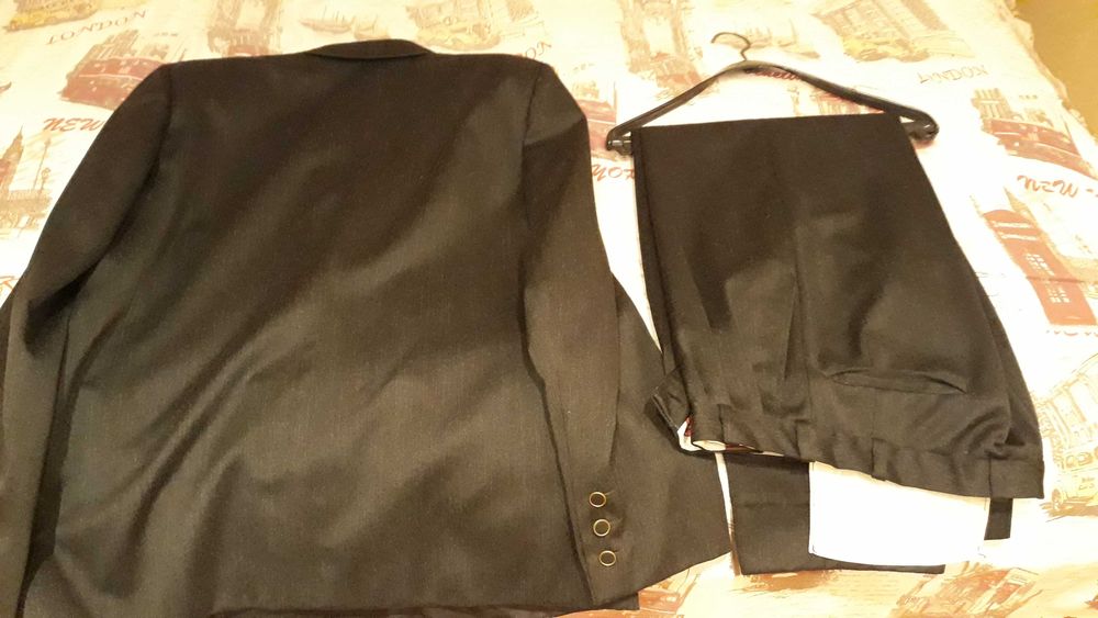 Мъжки Костюм Шит По Индивидуална Поръчка