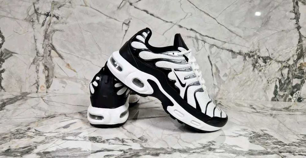 Нови мъжки маратонки 40-45 номер / кутия