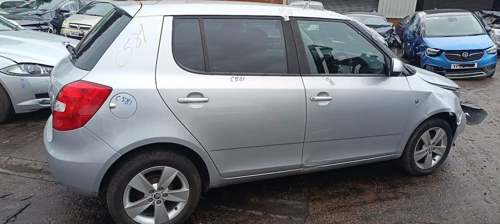 Dezmembrari / Dezmembrez Skoda Fabia 2 (5J, 542) [Fabr 2007-2014] 1.6 TDI CAYC cutie viteze manuala cod culoare LA7W