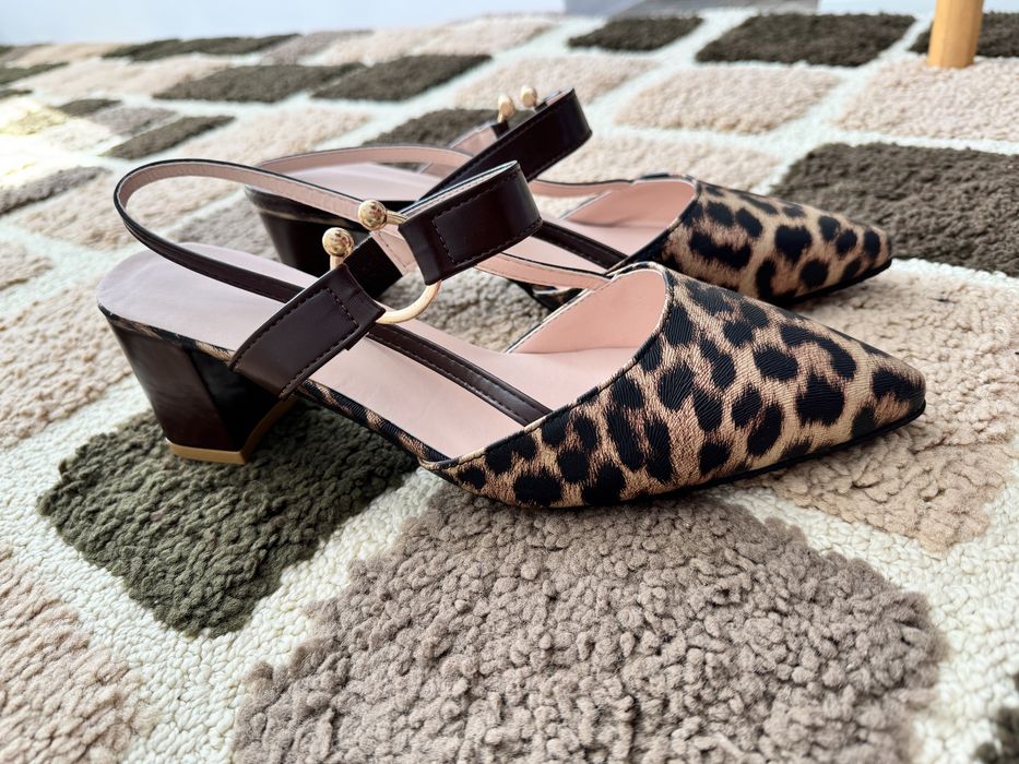 Pantofi marime 40