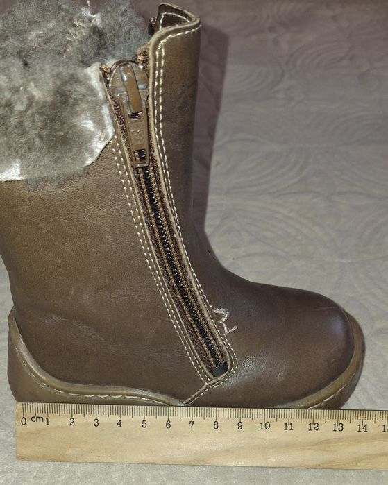 Продам зимние ботинки