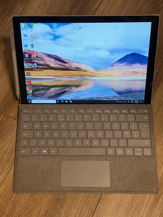 Microsoft Surface Pro 5 i5 7300U/8RAM/256SSD/Intel UHD/QHD Touch