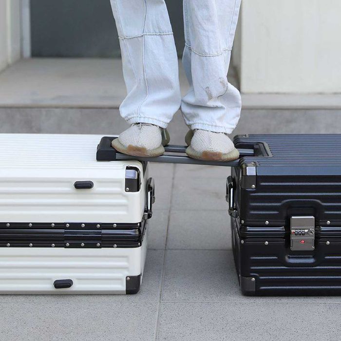 ЧЕМОДАНЫ НОВЫЕ, высокой прочности