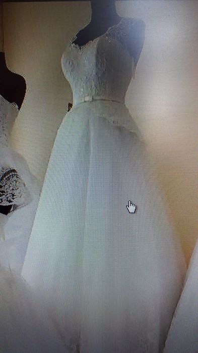 Rochia de Mireasă - culoarea: Crem-Ivory - stare excelenta, este noua