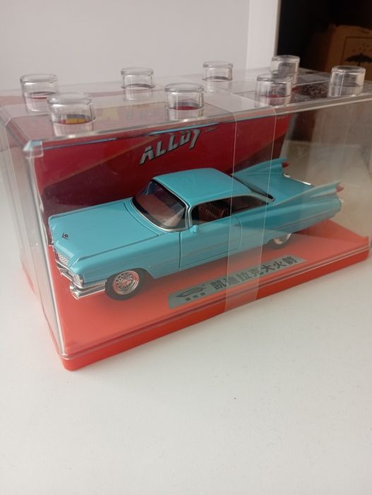 Модель автомобиля масштаб 1:32.