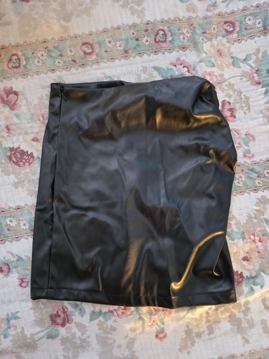 Кожена пола нова