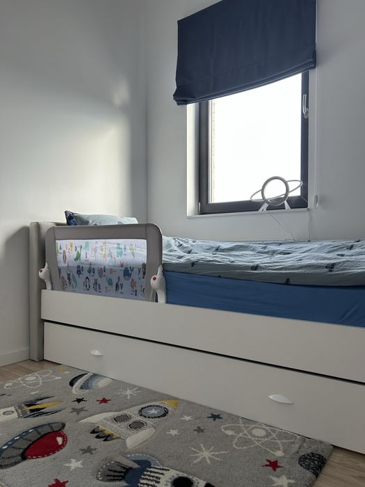 Pat cu tăblie tapițată