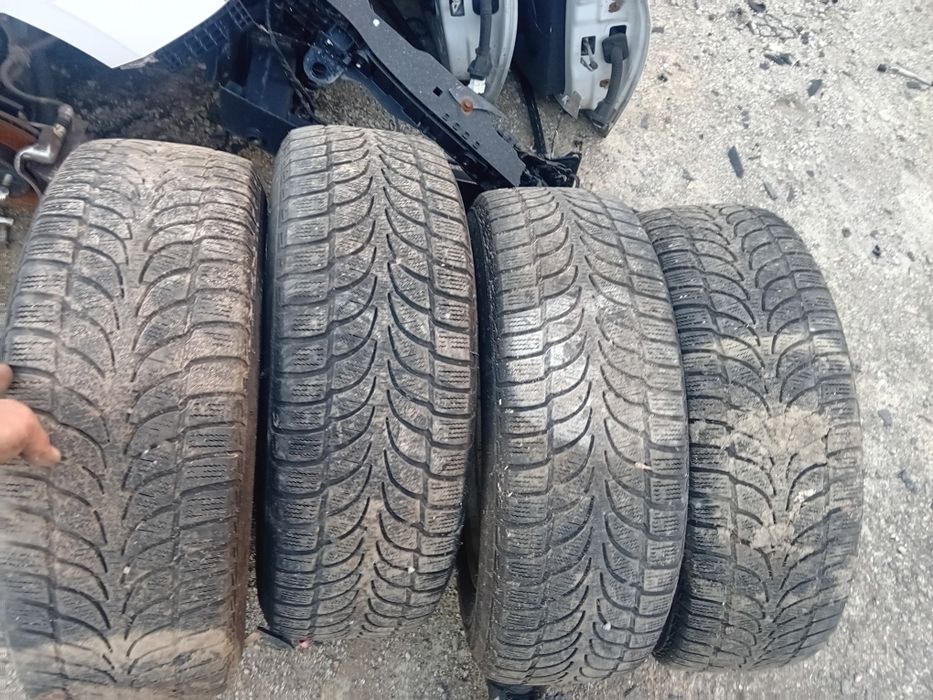 Лята джанта 17цола с зимни гуми Bridgestone  225/65/17 NISSAN X TRAIIL