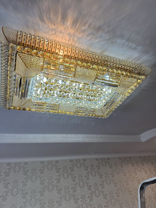 Шикарная люстра 75*115 см