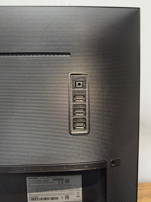 Монитор Samsung 2560x1440