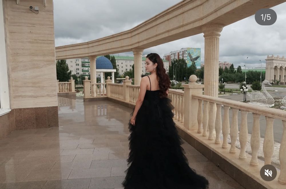 Выпускное черное платье