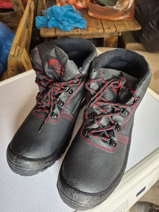 Спец ботинки новые 43 размер