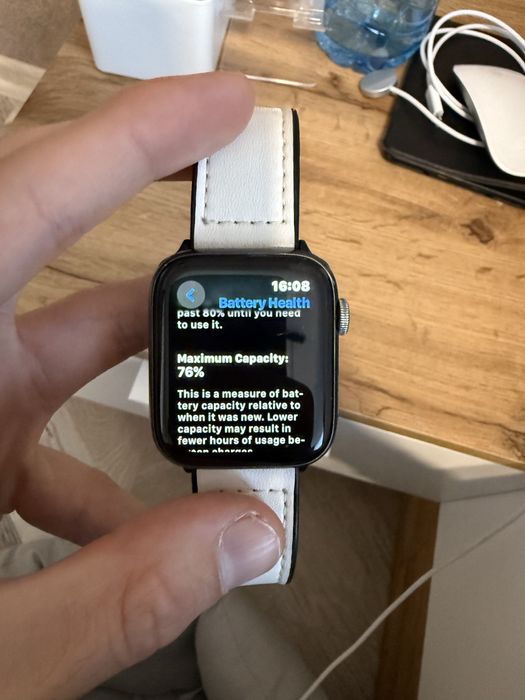 Apple Watch SE (1st Generation)
