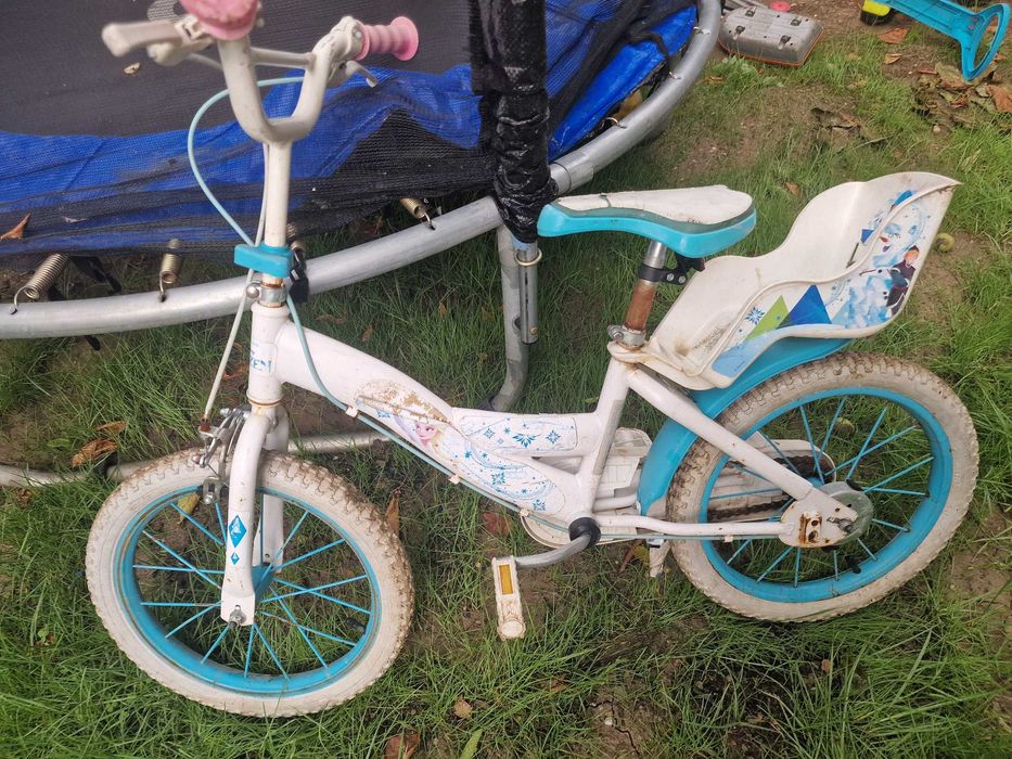 vand 3 biciclete copil 3--7 ani roti pe 16 si 20"