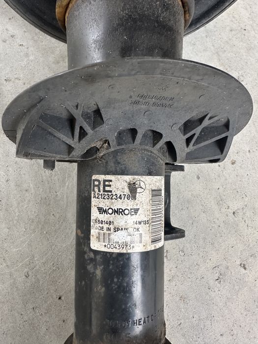 Perna aer fata dreapta Mercedes CLS w218, E w212 cod A2123234700