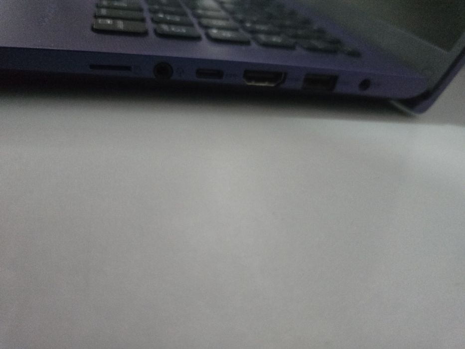 Laptop Asus Vivobook 15 model : X555D Ryzen 5 3500U Vega 8; 512 GB SSD
