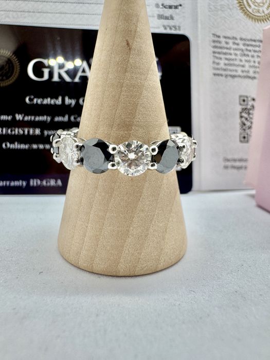 Сребърен пръстен с мойсанит (Диамант) 7 карата