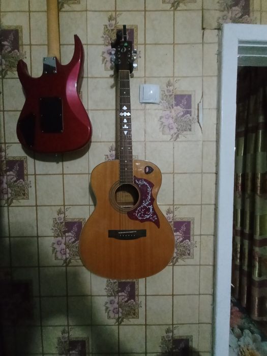 Акустическая гитара