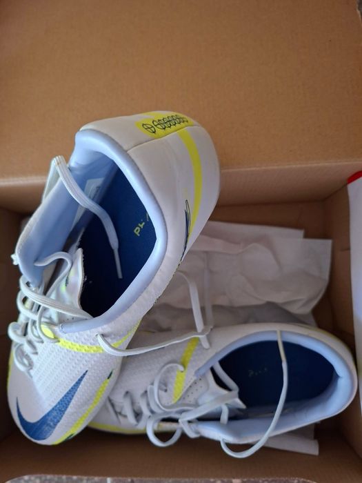 Ghete de fotbal nike