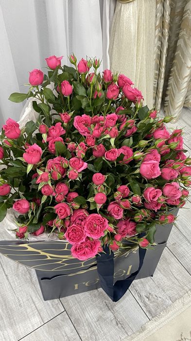 Кустовые розы от Revel