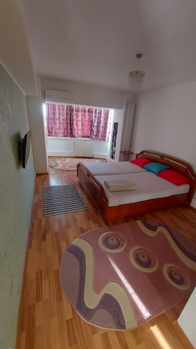 Închiriez apartament 3 camere Promenada Mall Craiova
