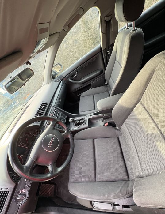 Vând Audi A4.